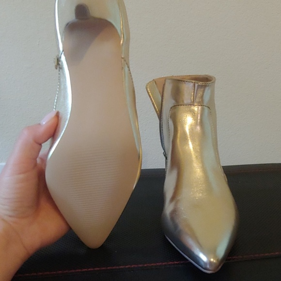 Gold booties - Picture 2 of 4